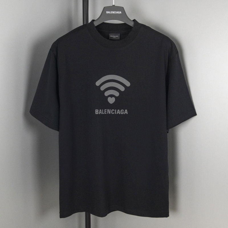 Ba*len*cia*ga t-shirts